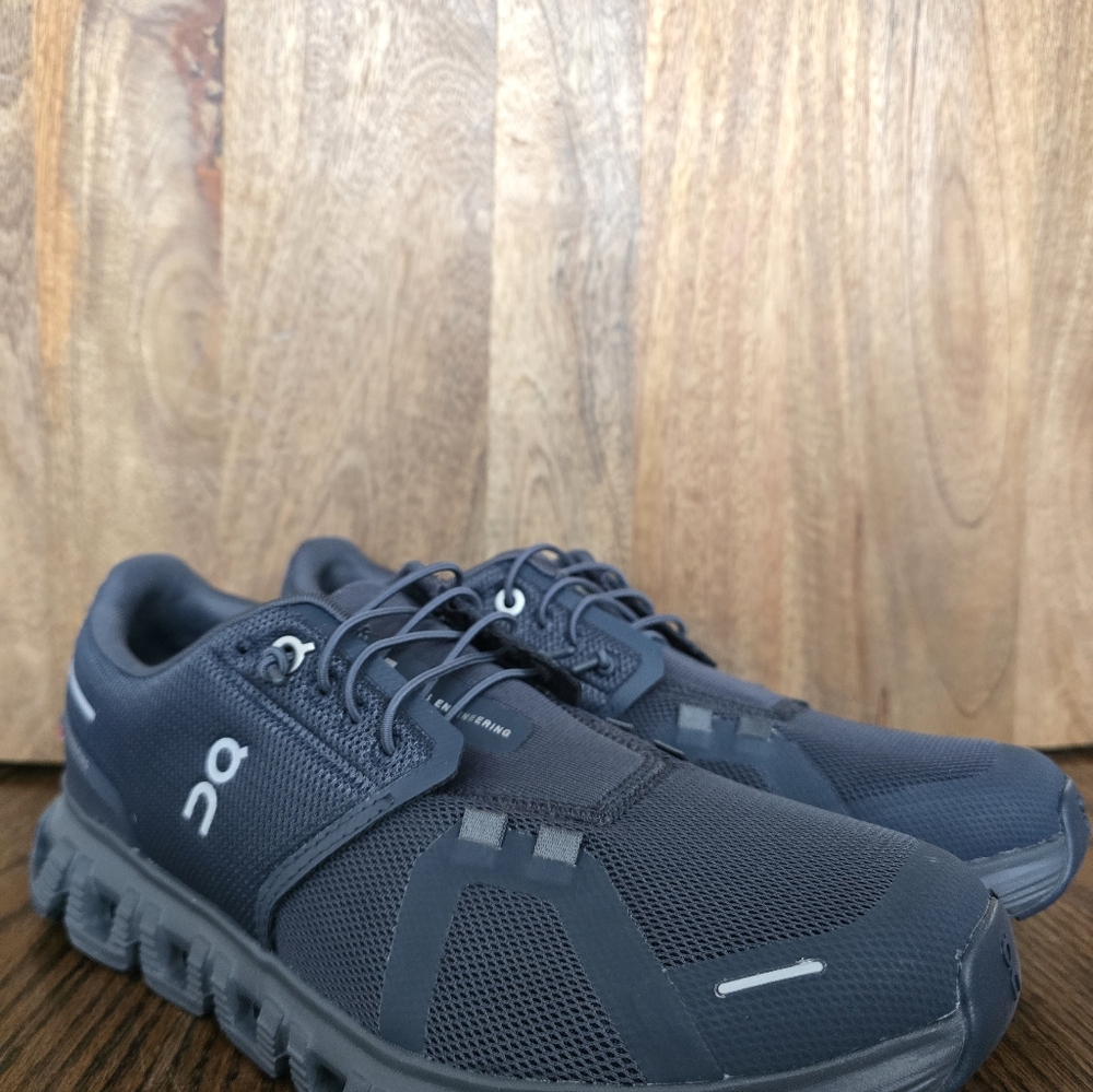 On Running Black Athletic Shoes - Picture 2 of 5